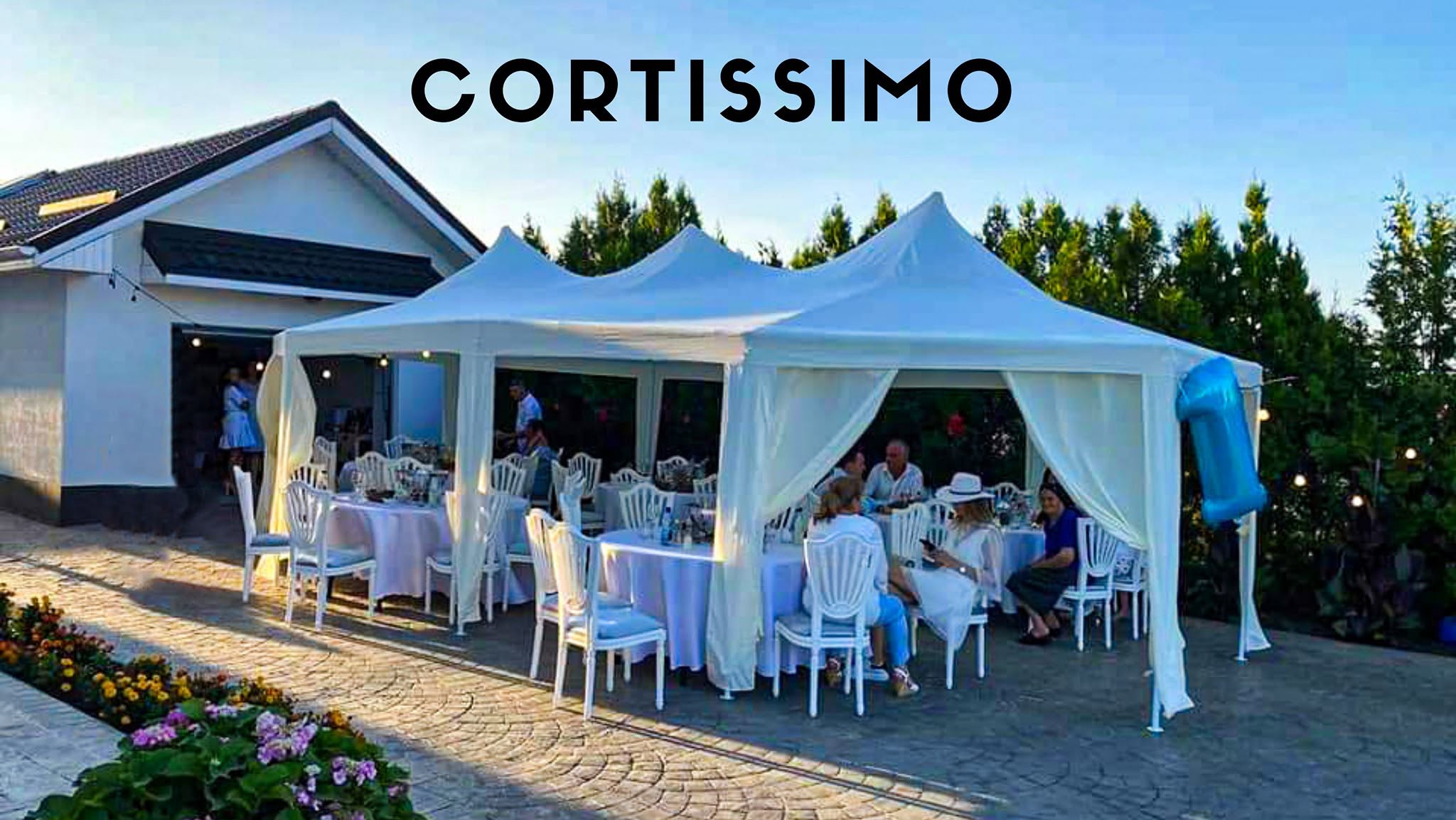 Corturi complet echipate